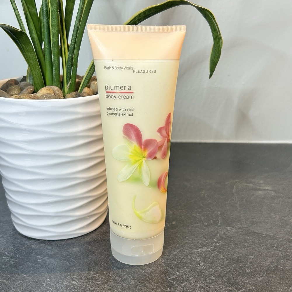 NEW Bath & Body Works Pleasures PLUMERIA Body Cream 8 oz‎